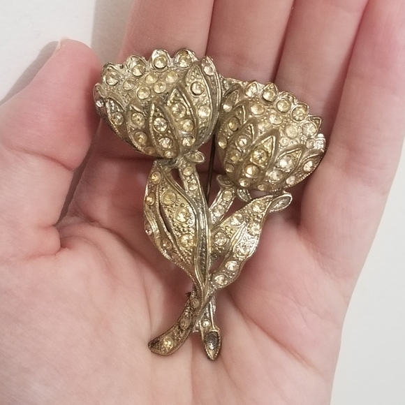 Vintage silvertone flower brooch - Picture 4 of 10